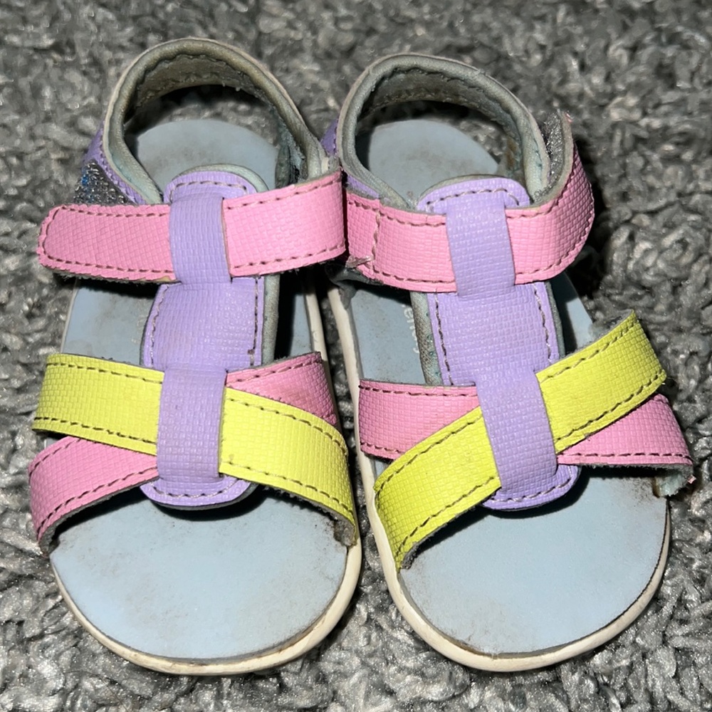 See Kai Run toddler multicolored water friendly sandals size 4